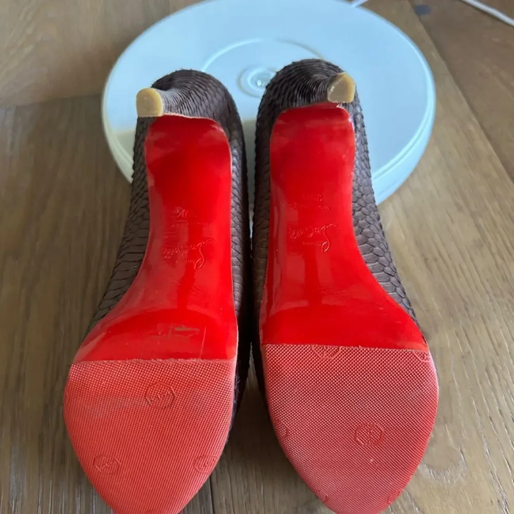 Christian Louboutin details features
